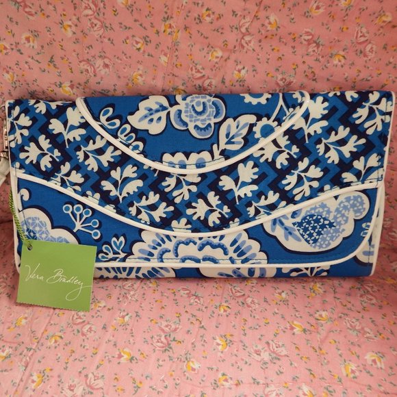 Vera Bradley Handbags - NWT Vera Bradley Clutch Blue Lagoon